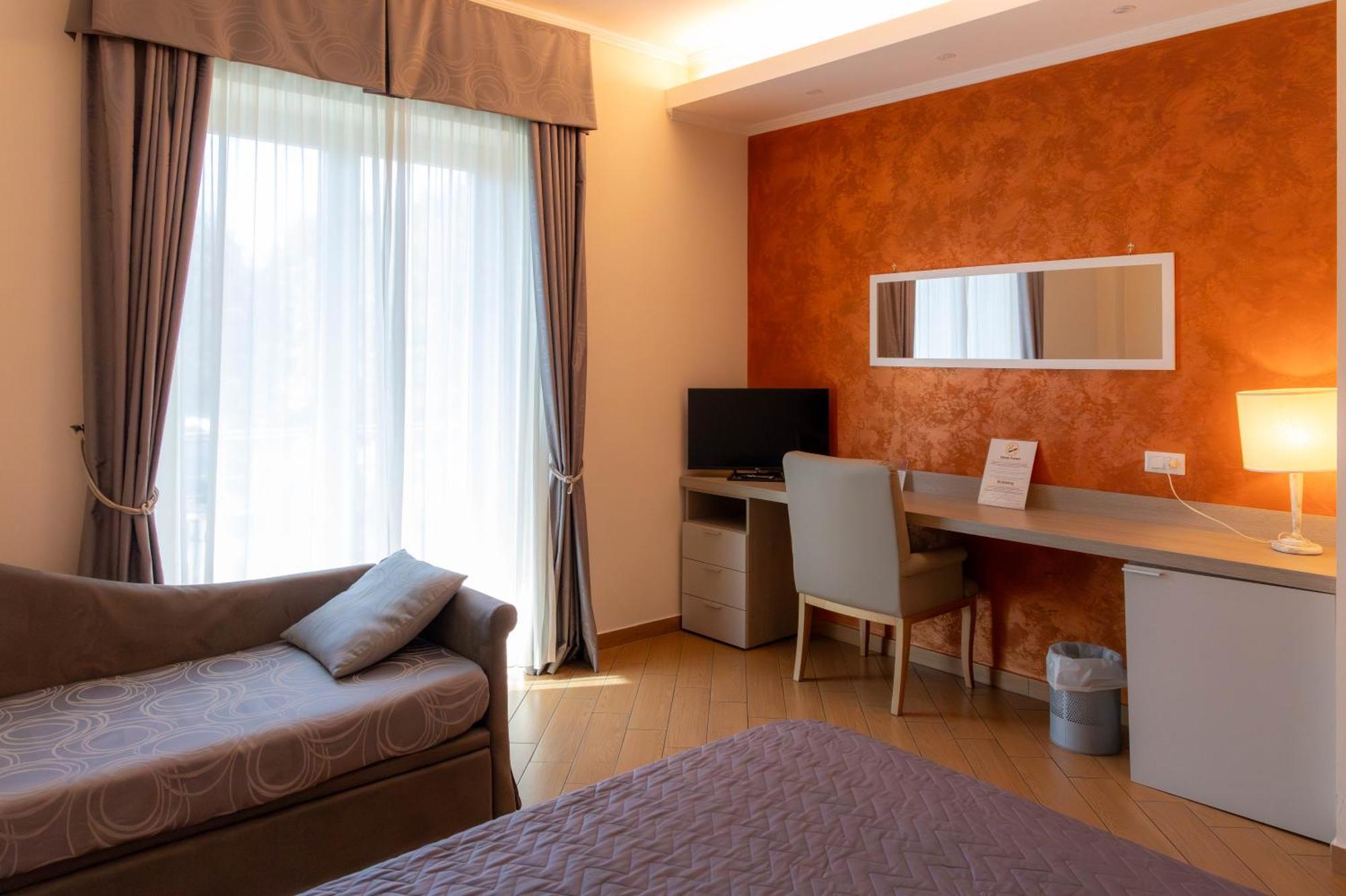 Porto Di Claudio Hotel Fiumicino Ngoại thất bức ảnh